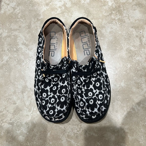 Hey Dude Wendy Field of Flowers Women’s Shoes Size 9 - Picture 1 of 4